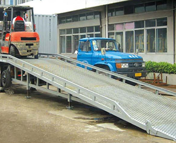 移動(dòng)式登車橋 (14)