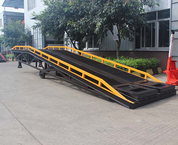 移動(dòng)式登車橋 (7)