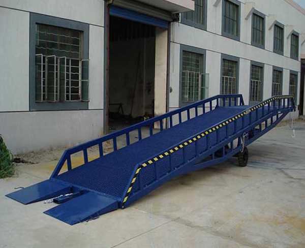 移動(dòng)式登車橋 (12)